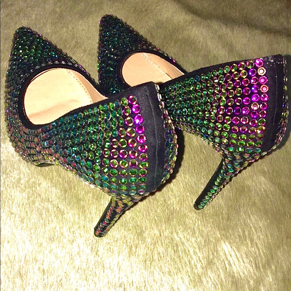 BNIB Multicolor jeweled pointy toe pump